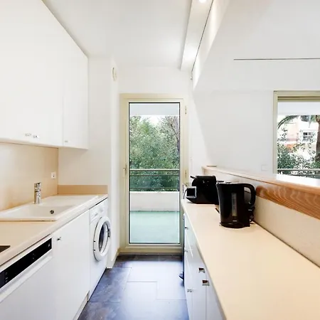 Select Yourhosthelper Apartment Cannes